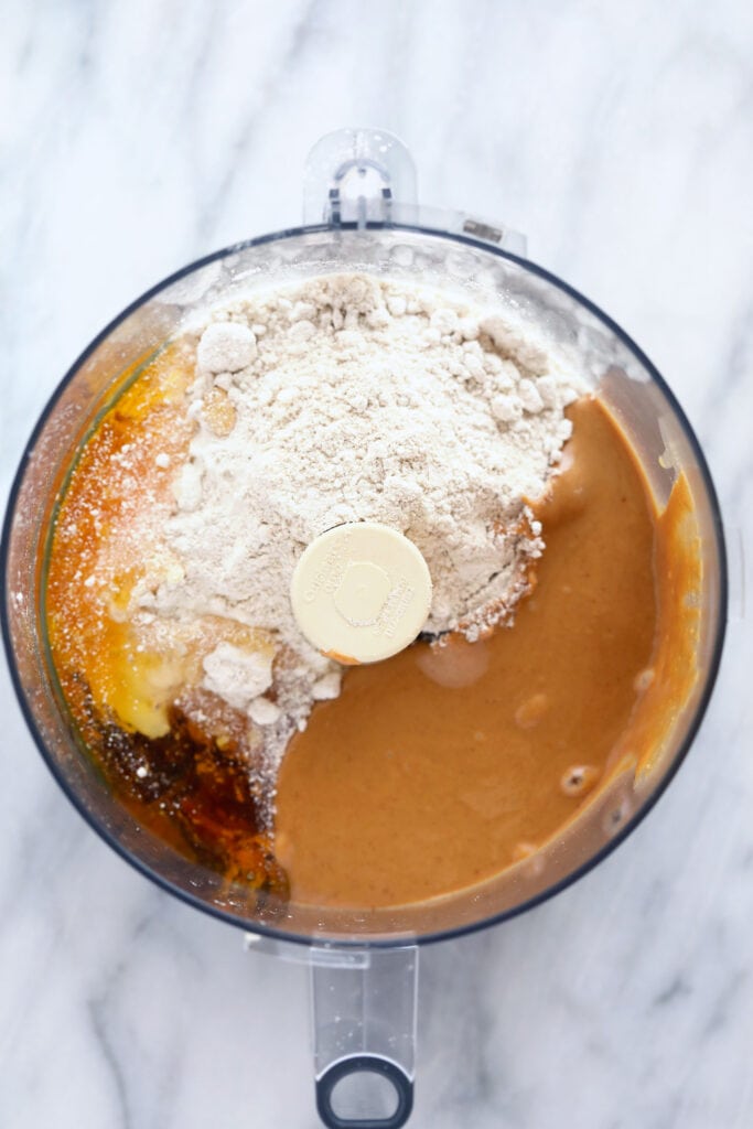 This delicious peanut butter protein bar recipe pack in protein, fiber, and flavor. The kids will love these homemade protein bars! ingredients in food processor