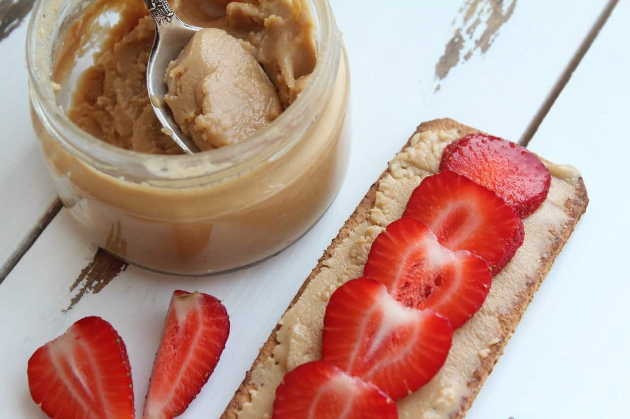 easy vegan meal ideas peanut butter crispbread